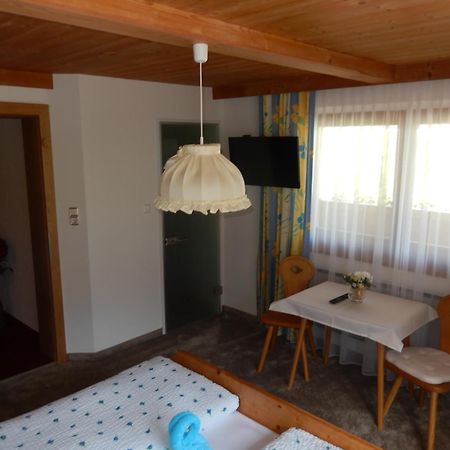 Gästehaus Lukasser Hippach Zimmer foto