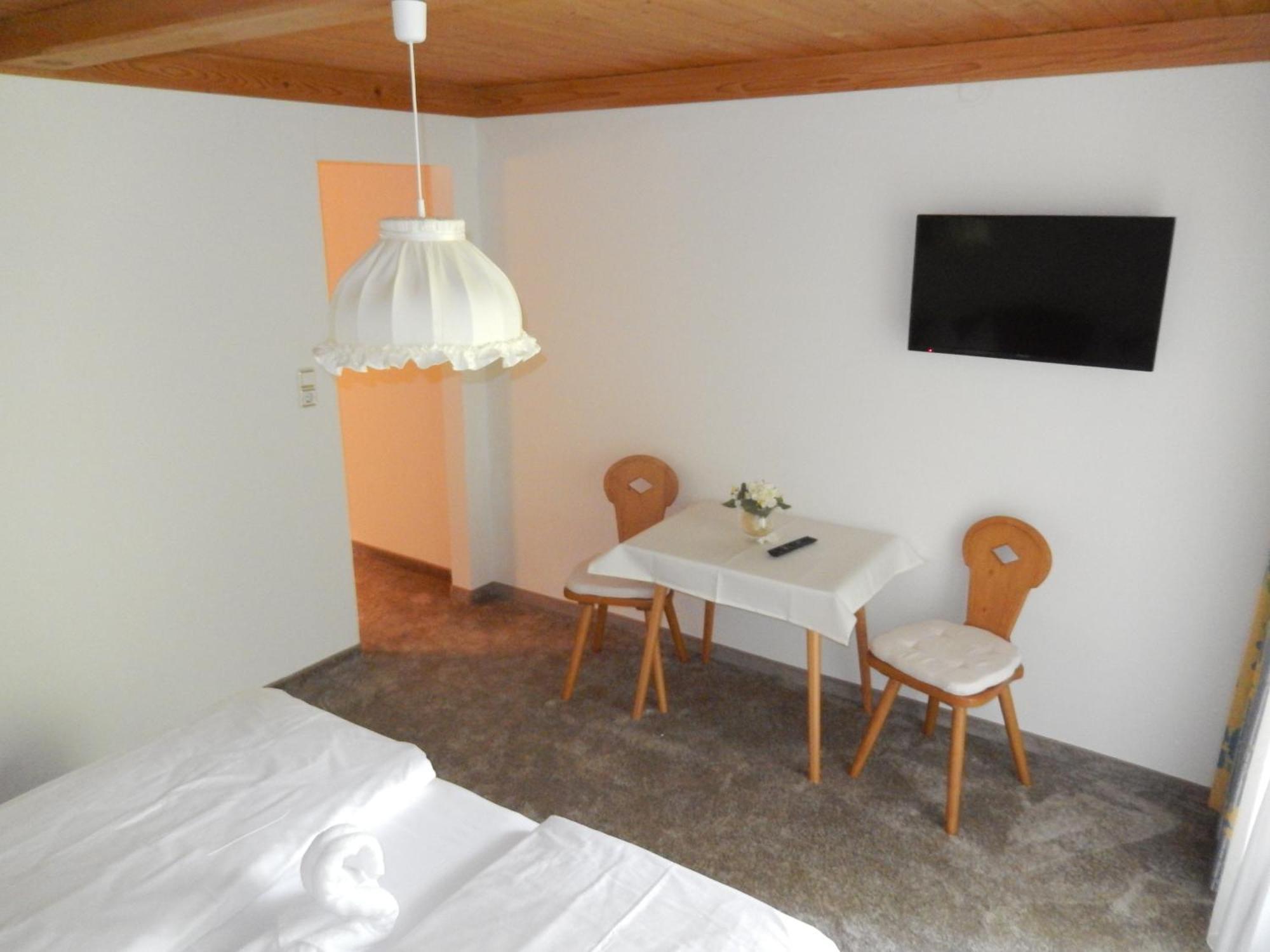 Gästehaus Lukasser Hippach Zimmer foto